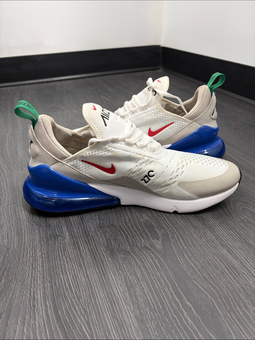 Nike Men's White/Blue/Red Air Max 270 Sneaker - Picture 4 of 5